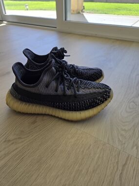 Yeezy Boost 350 V2 - Black and Yellow Sole
